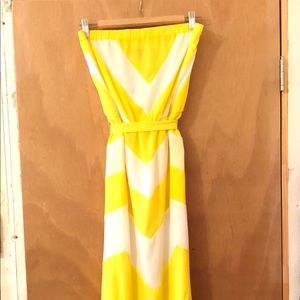 Bebe maxi dress with pockets